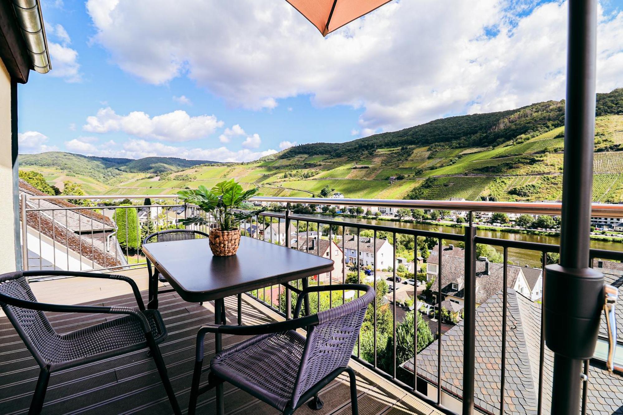 צל אן דר מוזל Sky Apartment, Blick Zur Mosel, Grosser Balkon, Kaffeemaschine, Smart Tv מראה חיצוני תמונה